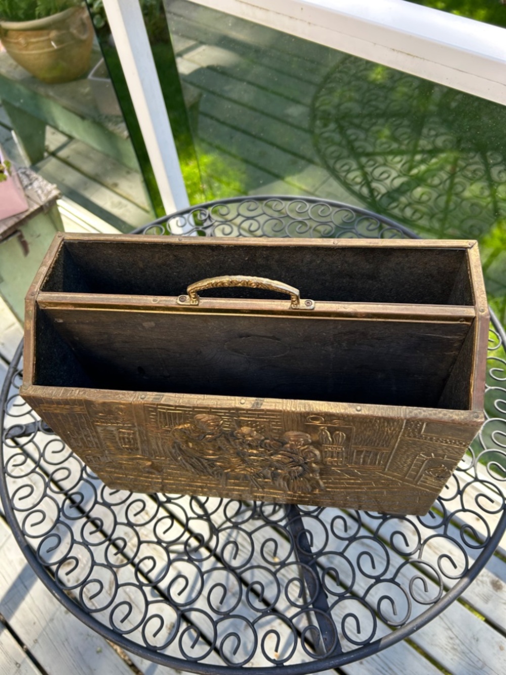 Vintage Embossed Brass Magazine Rack - Picture 8 of 9